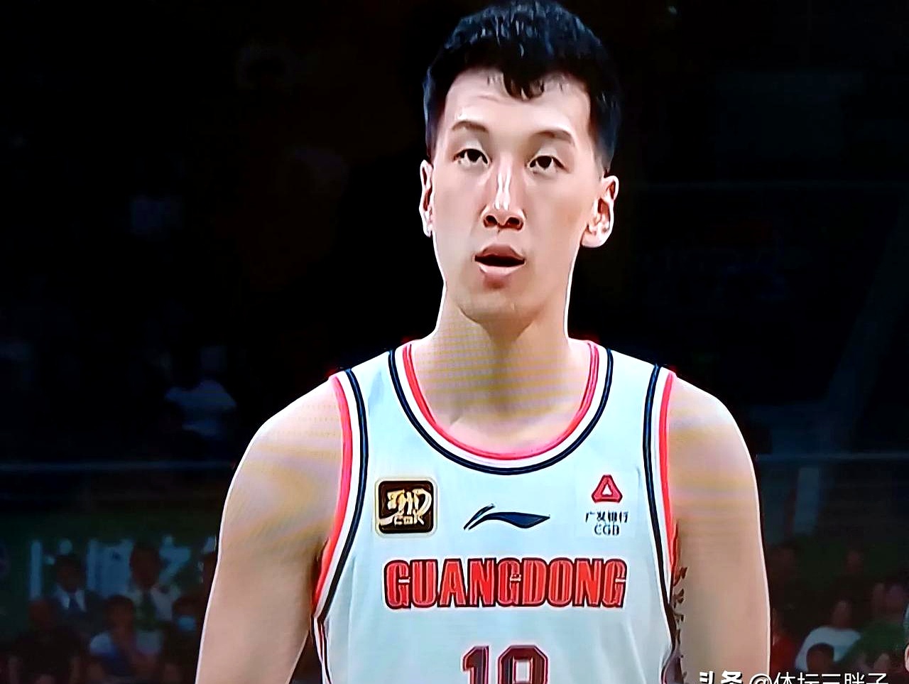 包含F1淘汰赛焦点战：雪域迅豹队读秒扳平祁连巨龙队，客场强势带走胜利。技战术储备厚实的词条