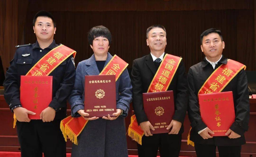 向着胜利前进战狼王爱