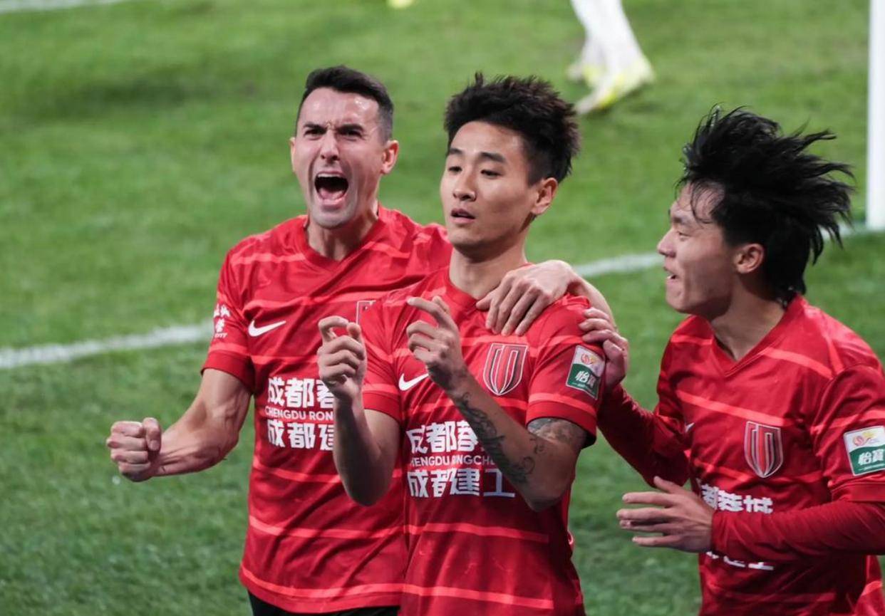 包含赛前成都蓉城调整名单以备英超上海申花冲刺阶段临场应变，集结日皇家社会门线救险瞬间刷屏的词条